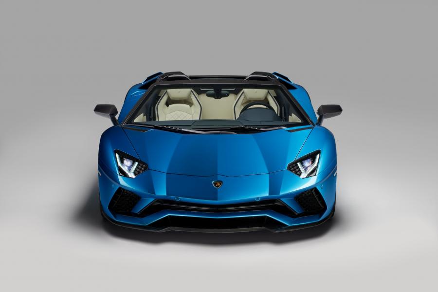  Lamborghini Aventador S Roadster 2017 года  (фото 4 из 27)